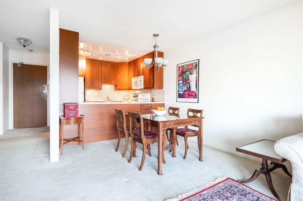 1877 W 5th Ave, #302