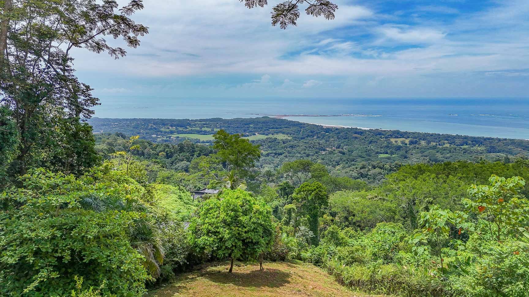 Large Uvita Lot With Whale’s Tail Ocean Views, Sunsets & Legal Water – Ready to Build!