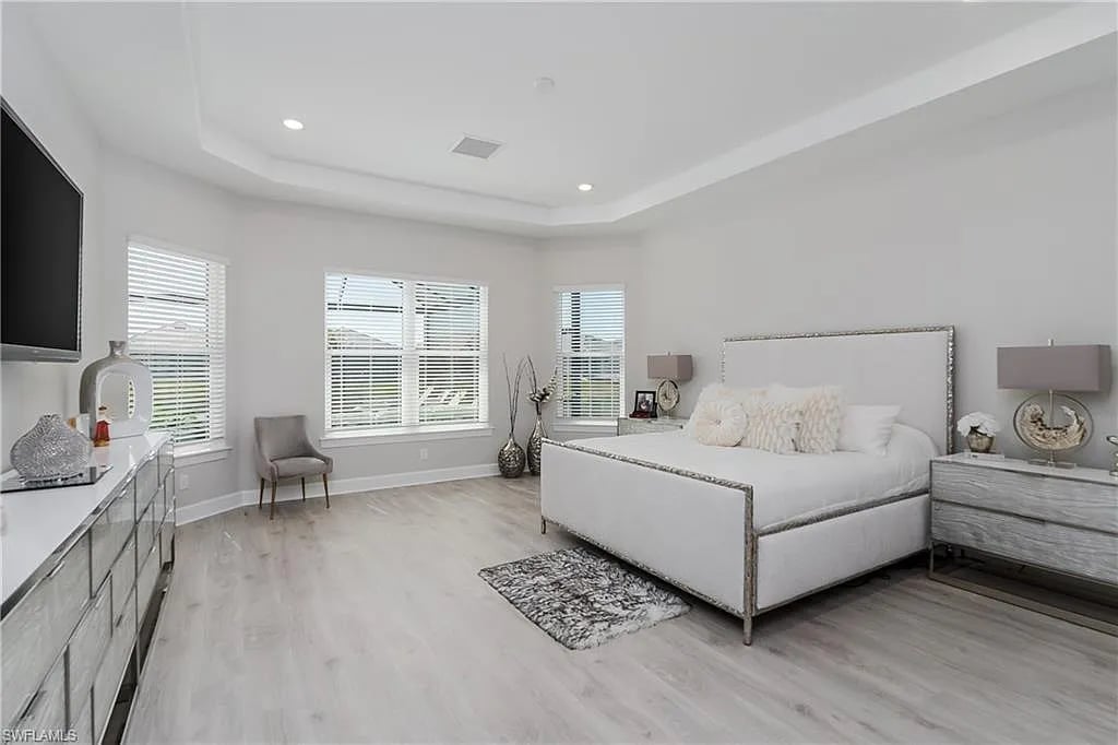 11935 Collegio Dr