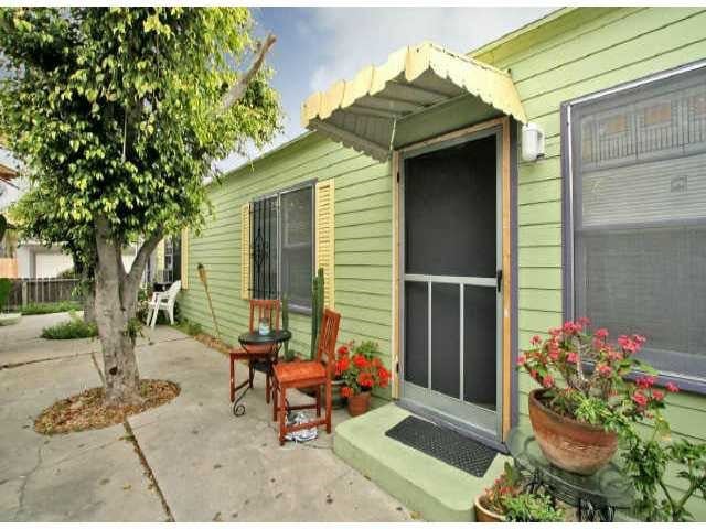 814/816 Queenstown Ct