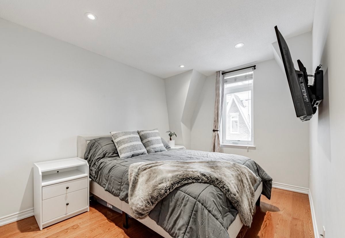 87 Lillian Street 17