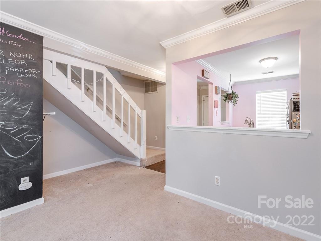 8251 Golf Ridge Dr