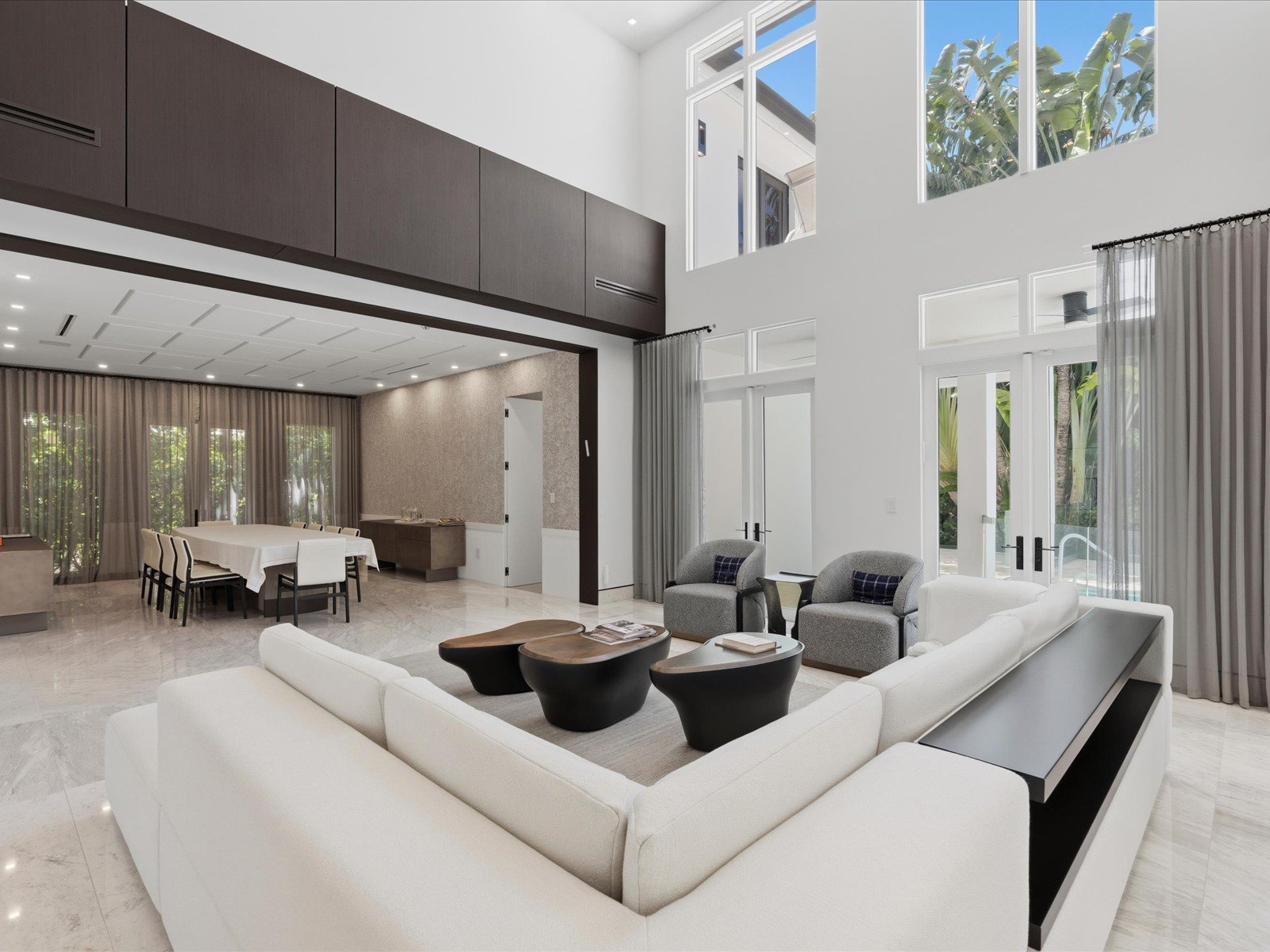 70 Camden Dr, Bal Harbour