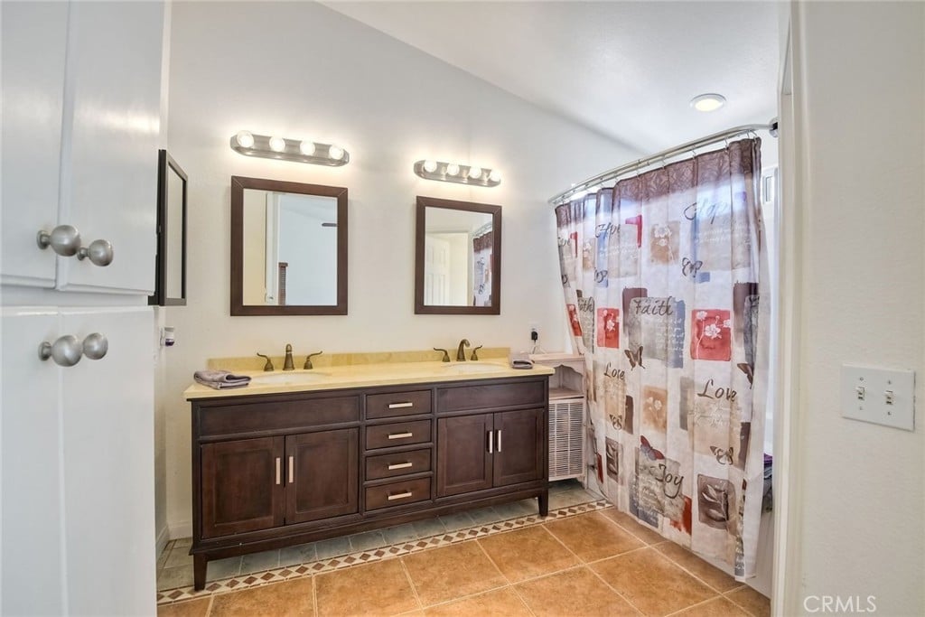 3383 Lake Circle Dr