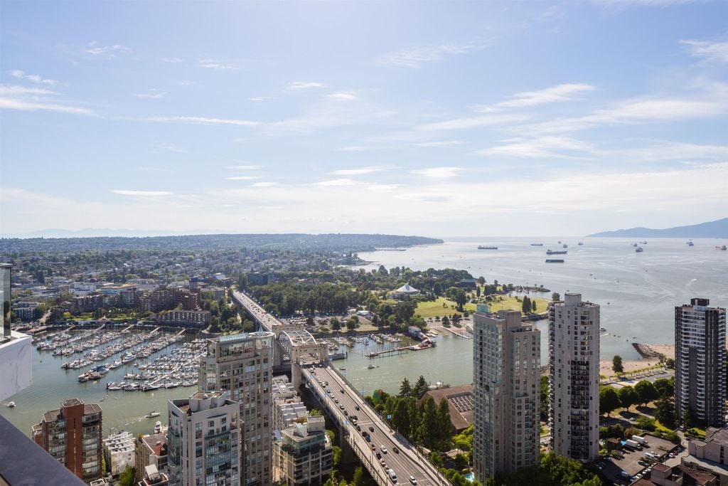 889 Pacific St, #3902