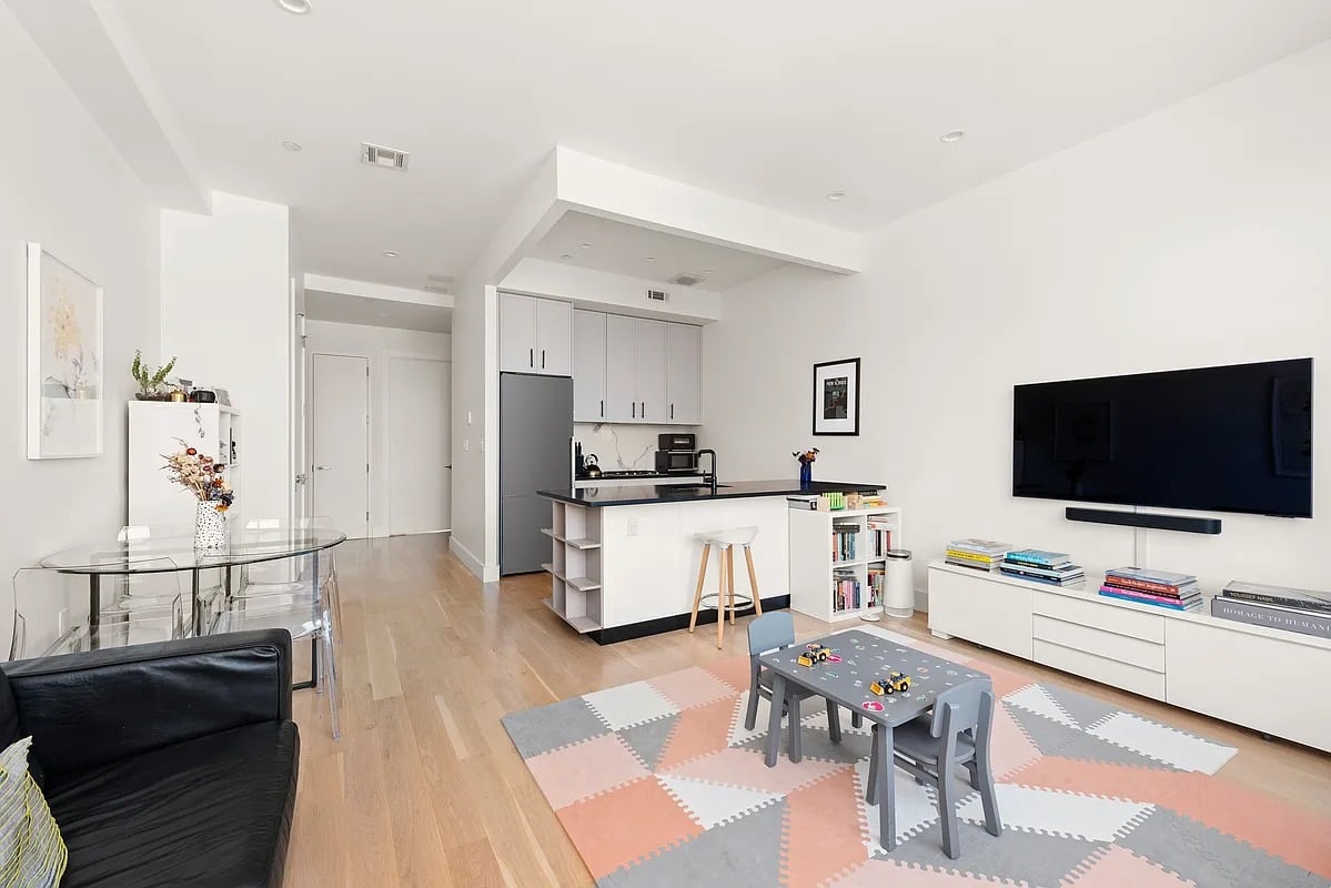 226 Clifton Place #3E