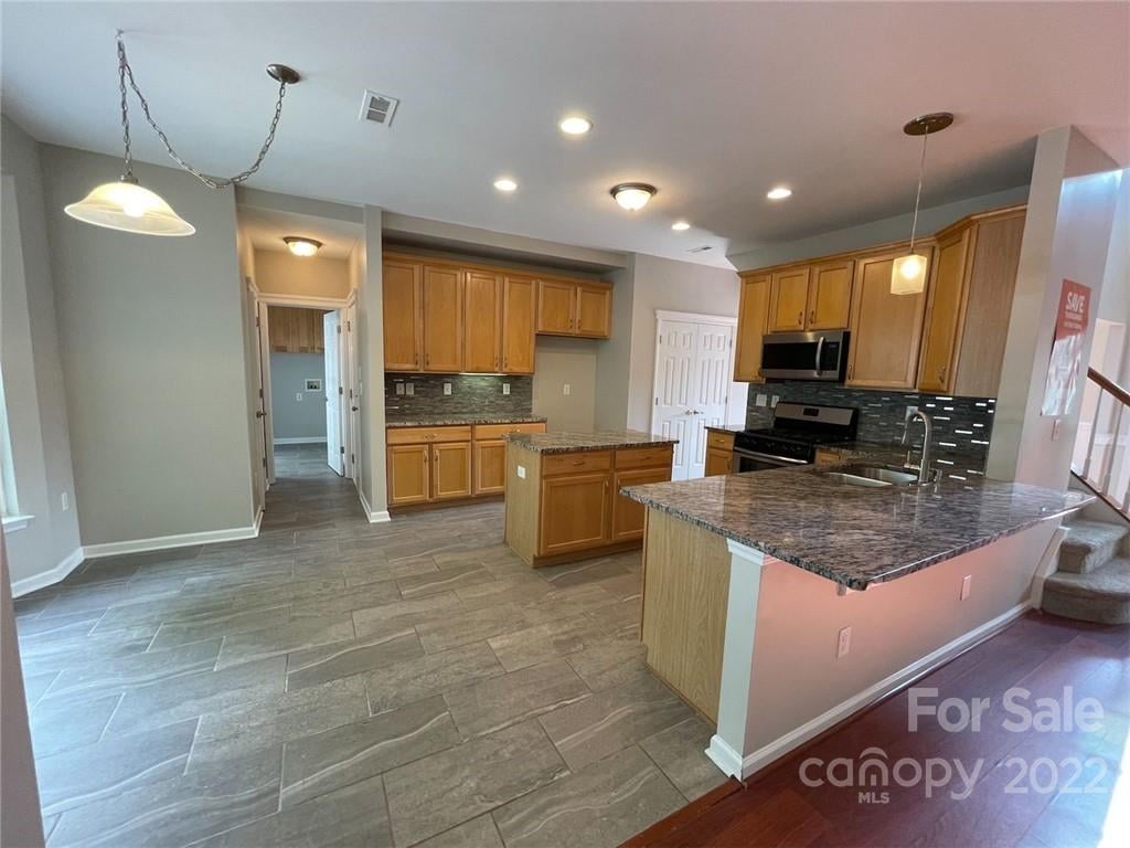8720 Viceregal Ct