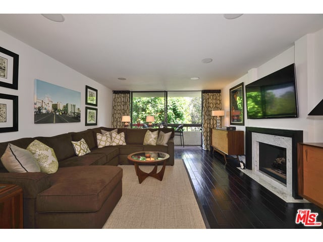 851 N Kings Rd #303