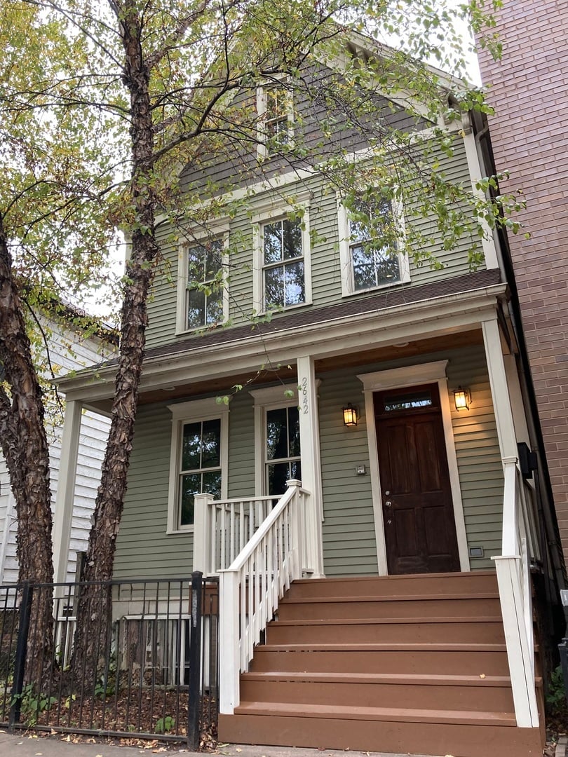 2642 N Ashland AVE
