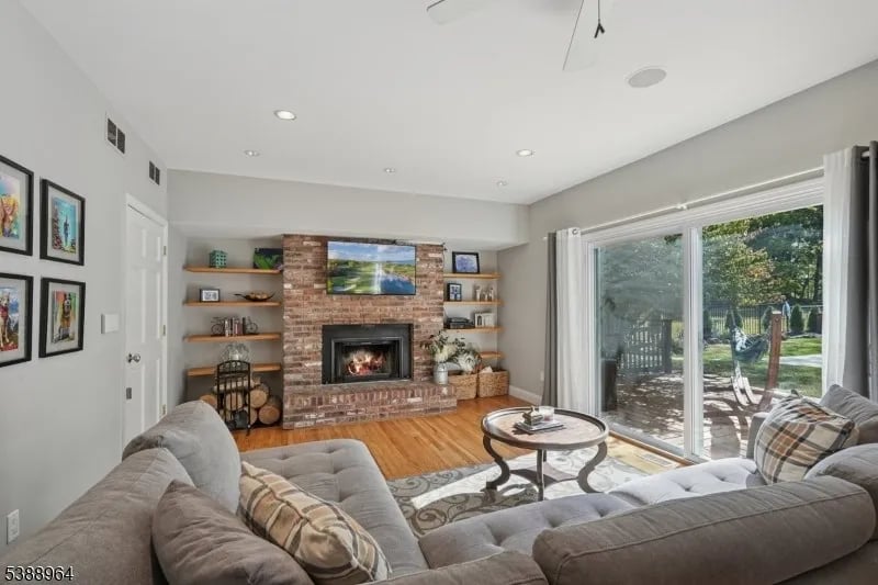 6 W View Dr