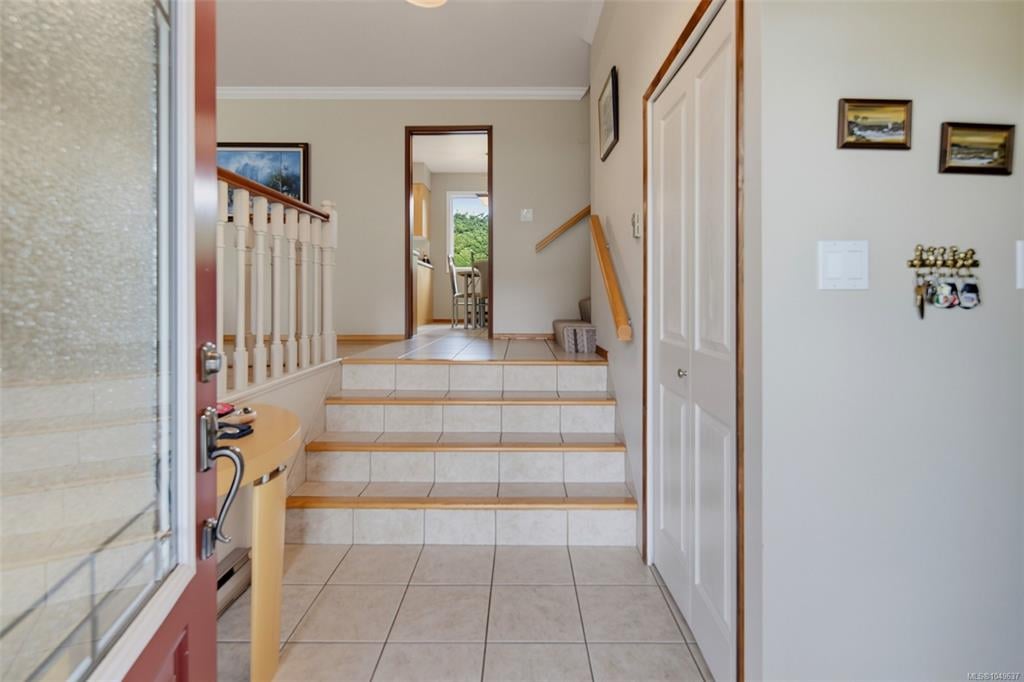 2056 Skyline Cres