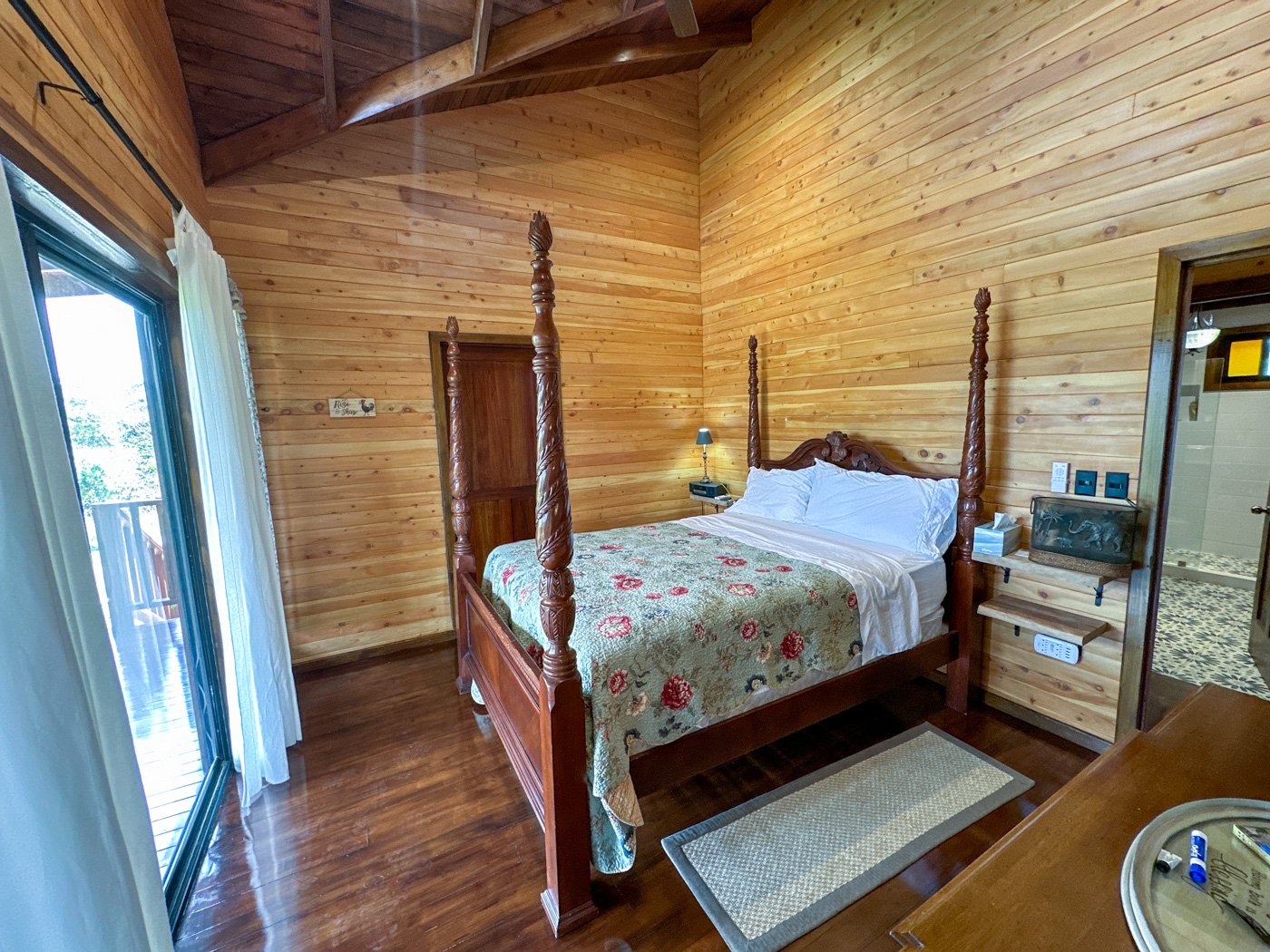 Serene Splendor - Discover Your Dream Home in Pacuar Perez Zeledon