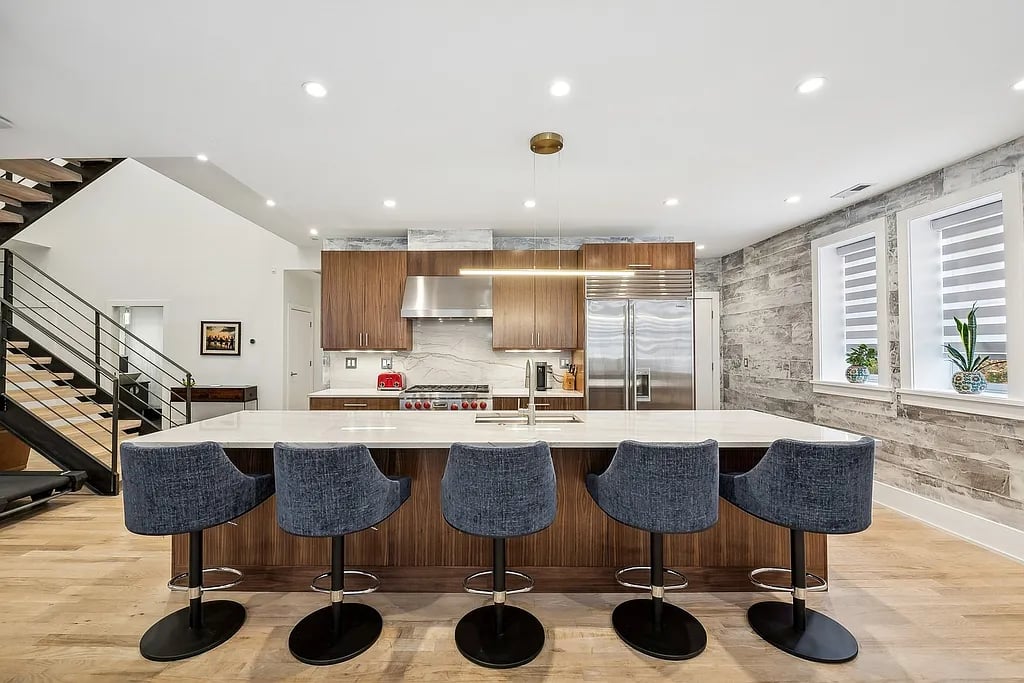 1919 S Prairie Ave APT 6