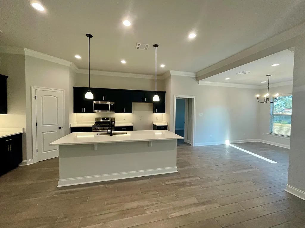 2484 Goldfinch Dr