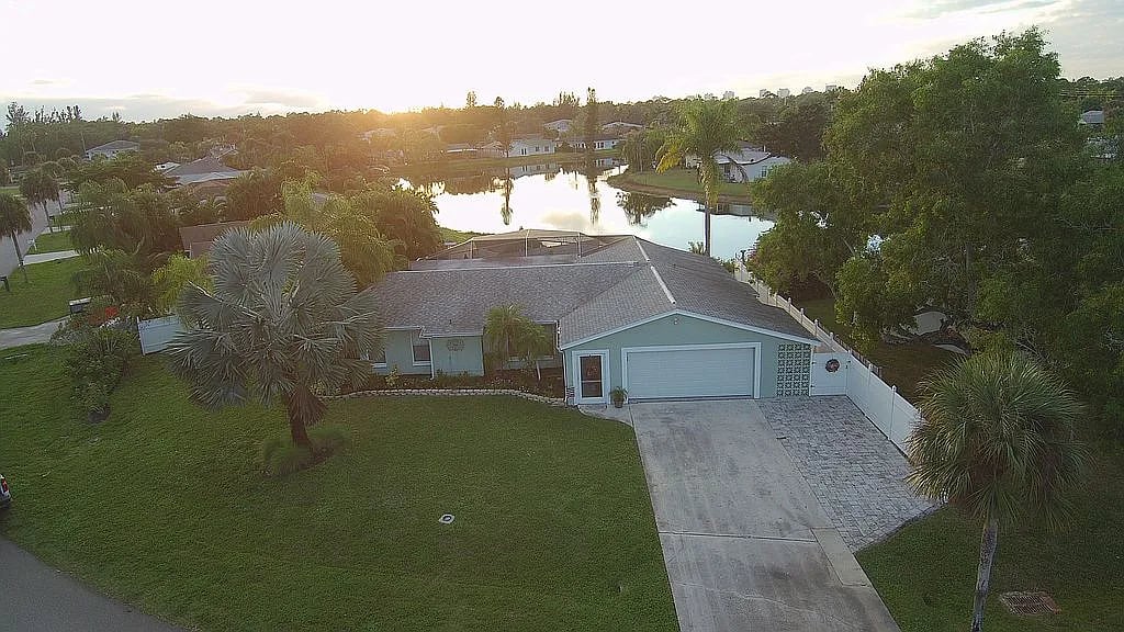 10230 Sandy Hollow Ln