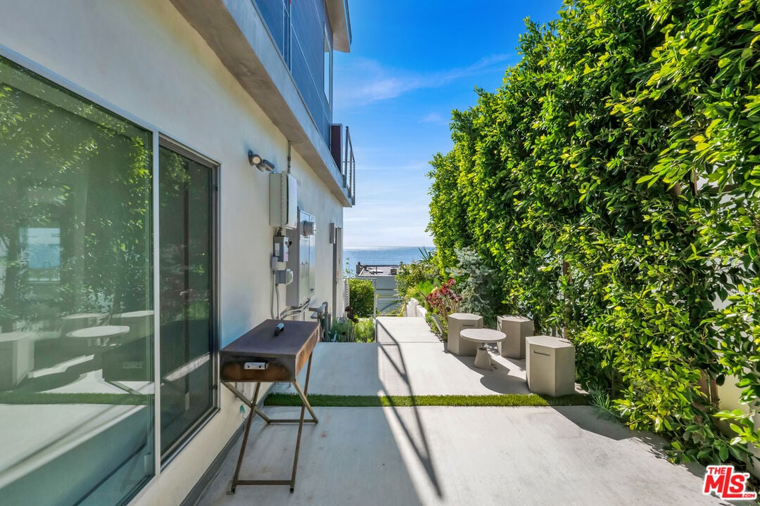 Atlas Heights, Malibu Rd, 90265