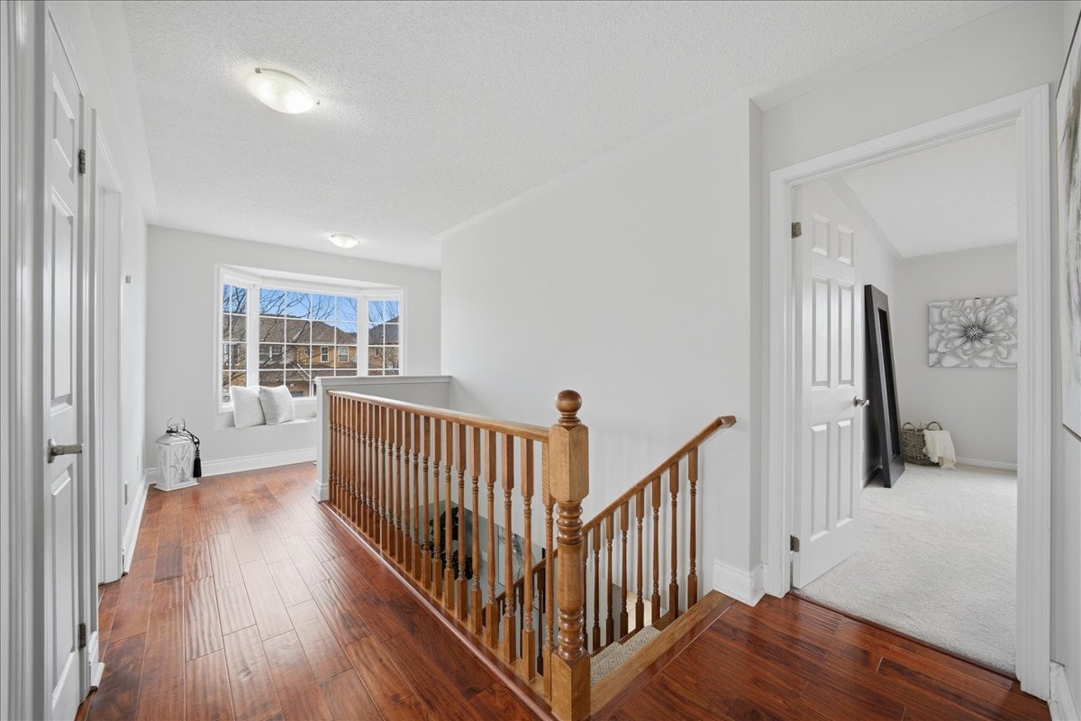 CORNER DETACHED