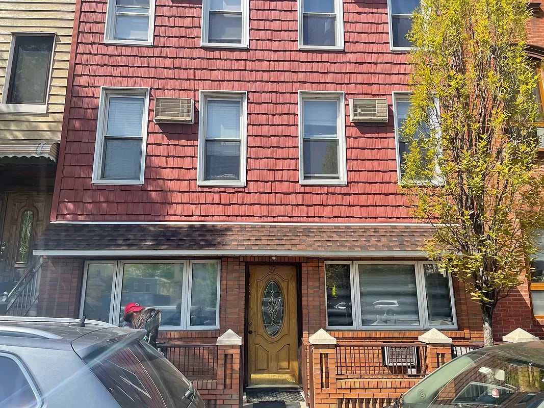 97 Mc Guinness Boulevard #2R