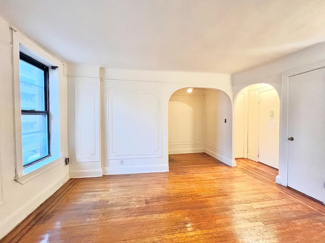 398 East 52nd Street 3B