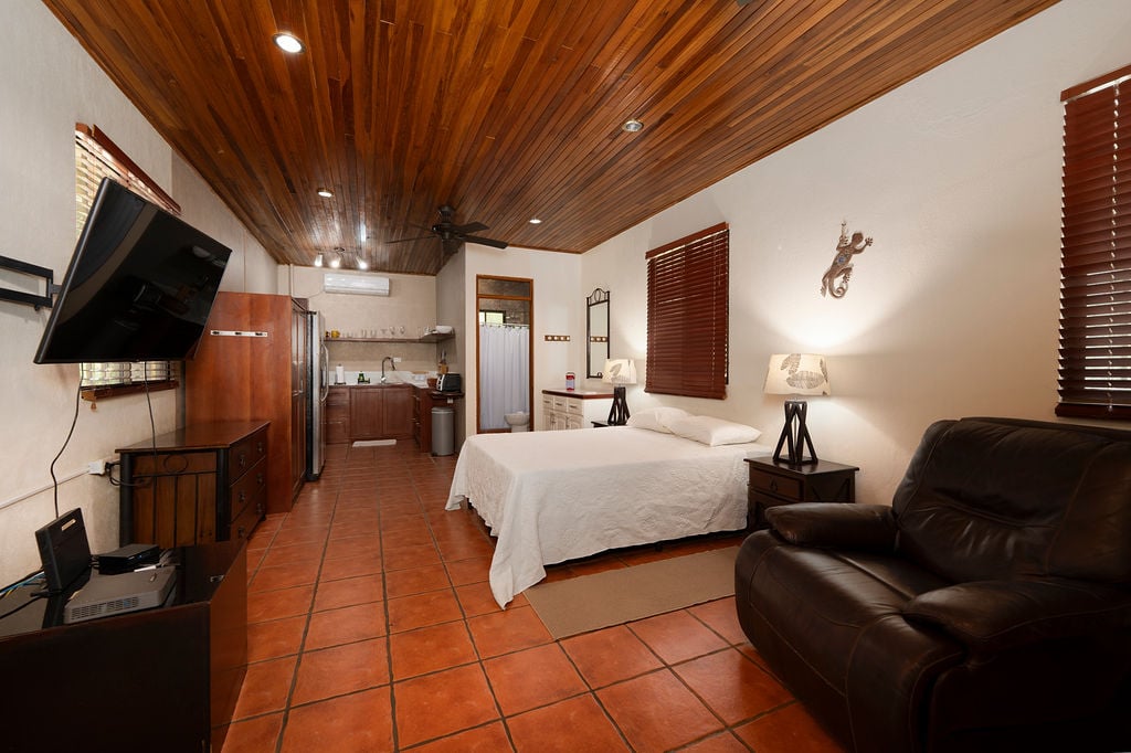 JUNGLE CREEK VILLAS AND CASA PURA VIDA – MANUEL ANTONIO