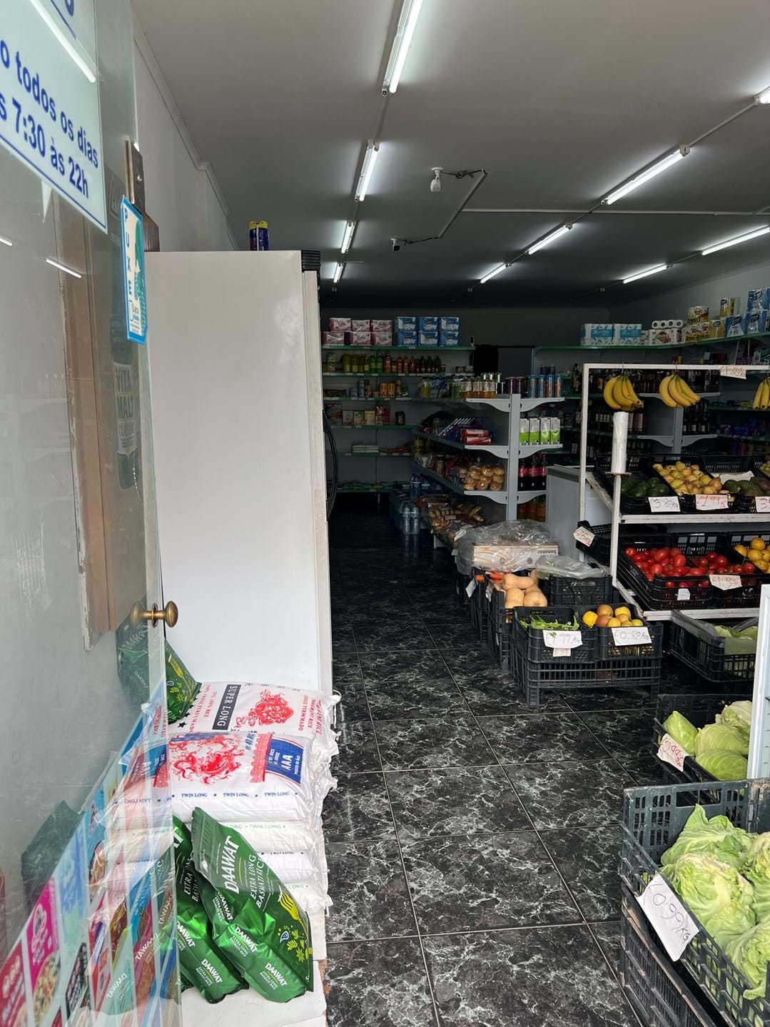 Prime Commercial Space Near Lisbon – Tenant in Place – 5% Annual Return