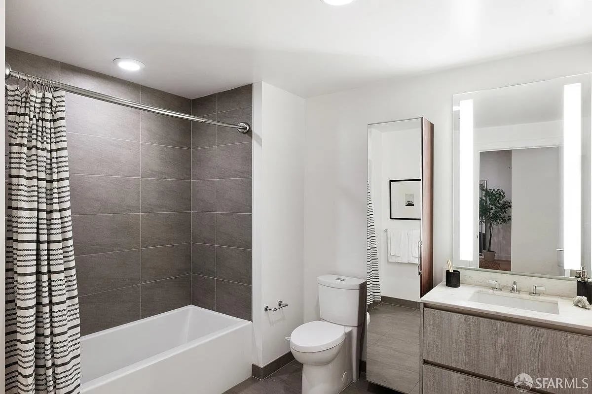 318 Main Street #4E