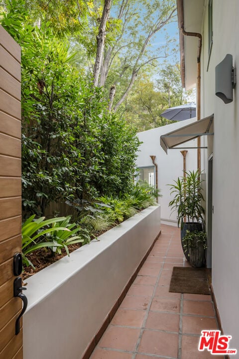 Wonderland Park Ave, 90046