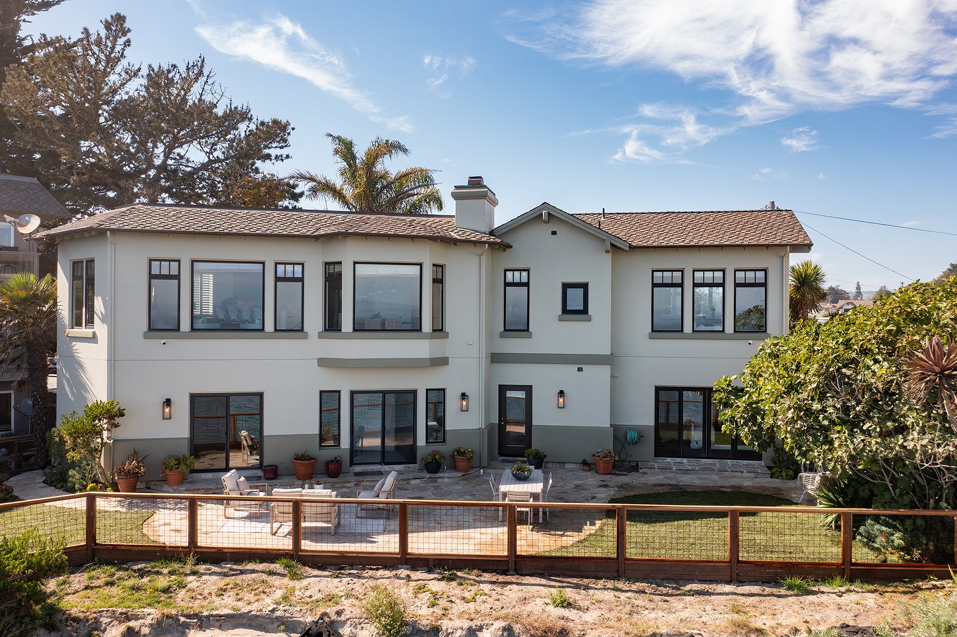 Capitola Oceanfront Retreat 