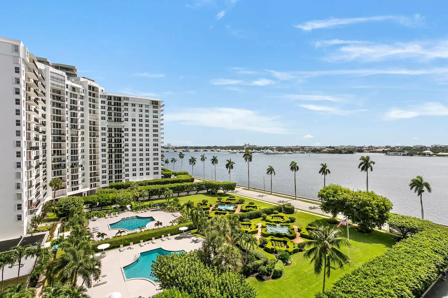 1801 S Flagler Drive, 907