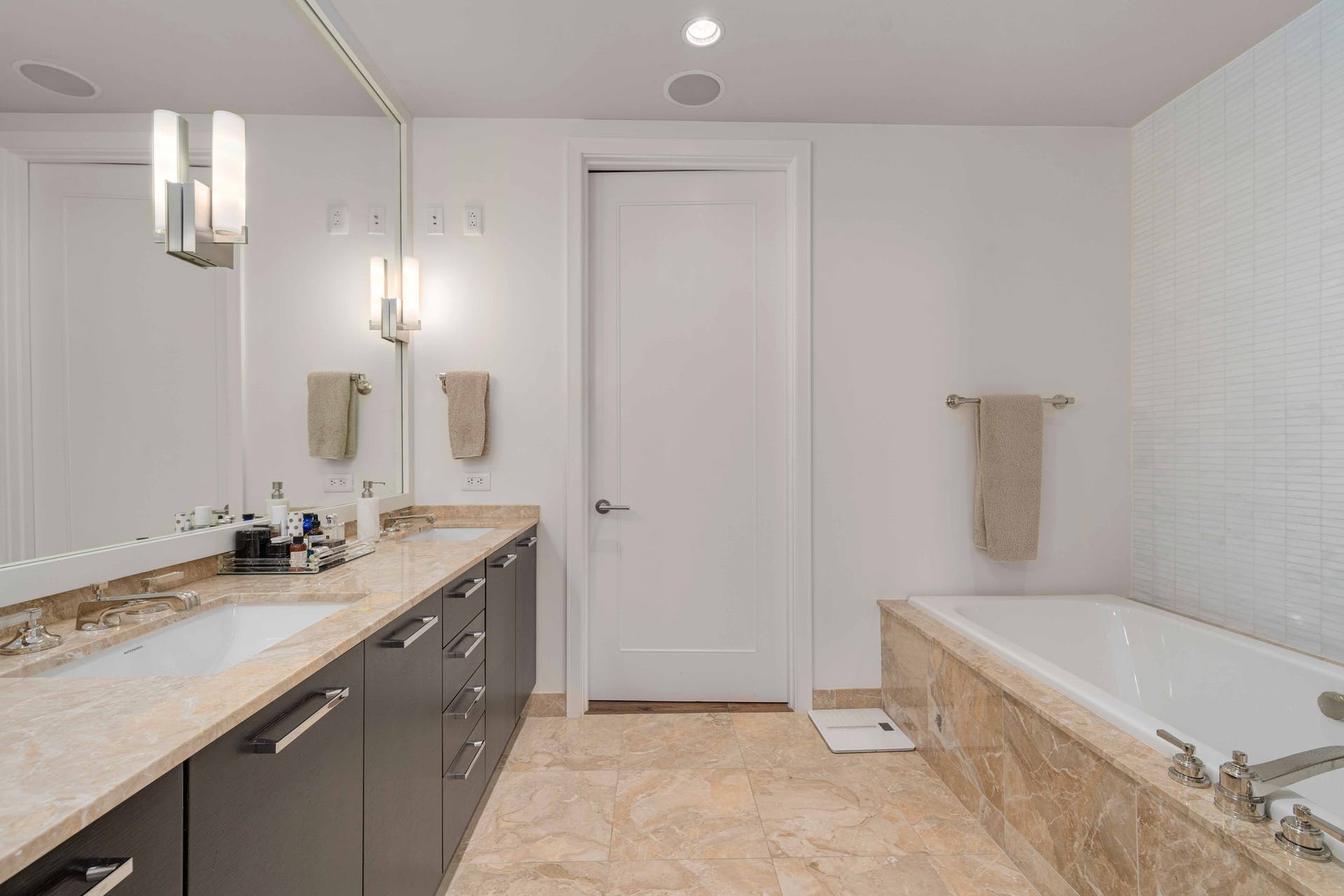 200 Congress Avenue #19AC
