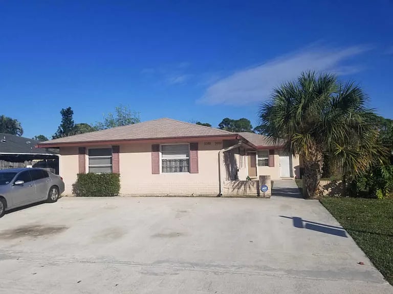 9086 E Highland Pines Blvd