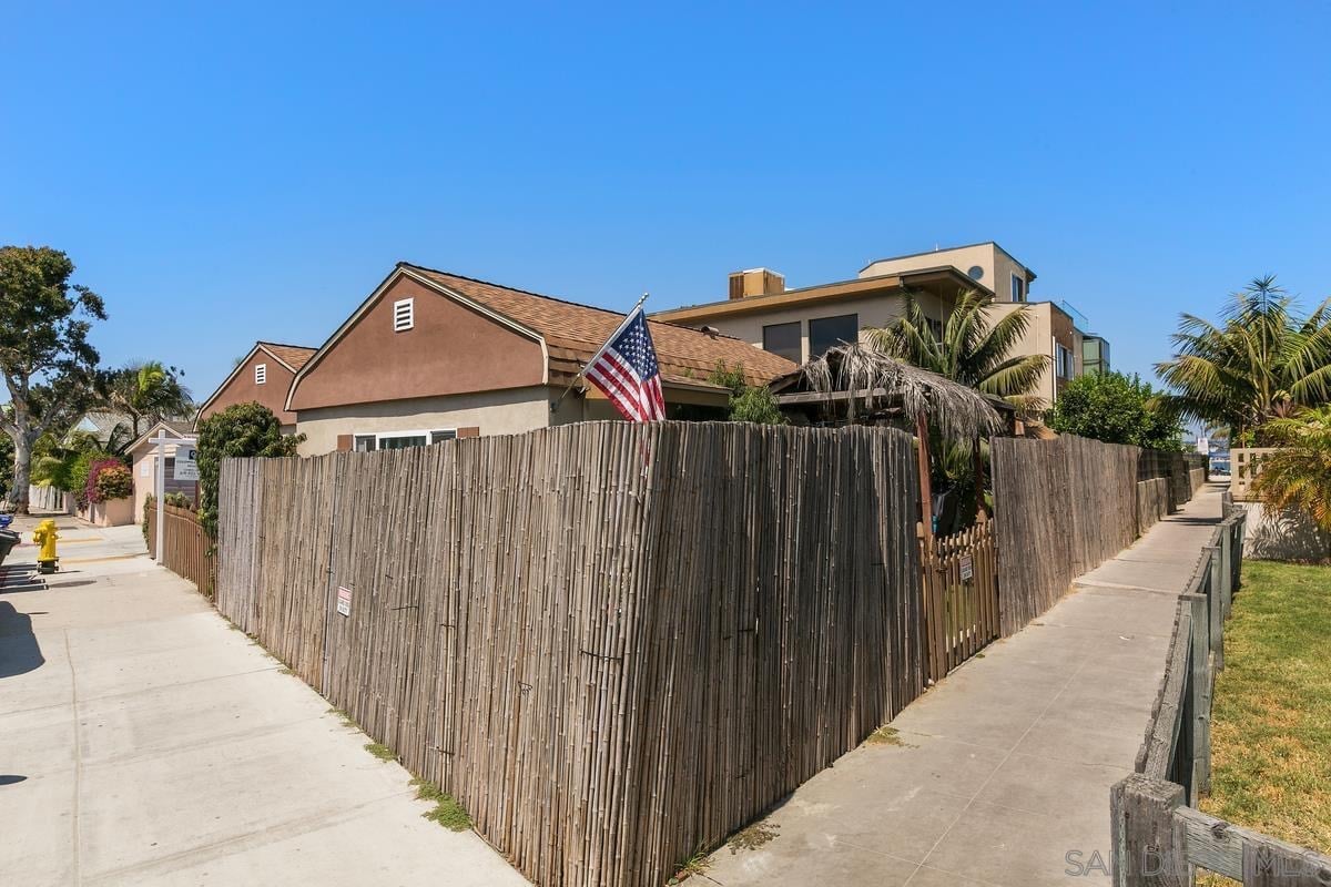 3949-3953 Mission Blvd