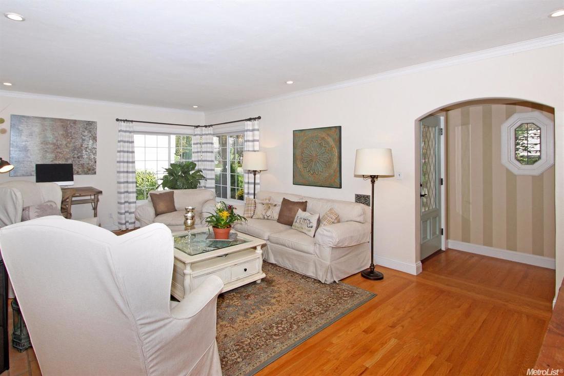Sold: 2900 Land Park Drive