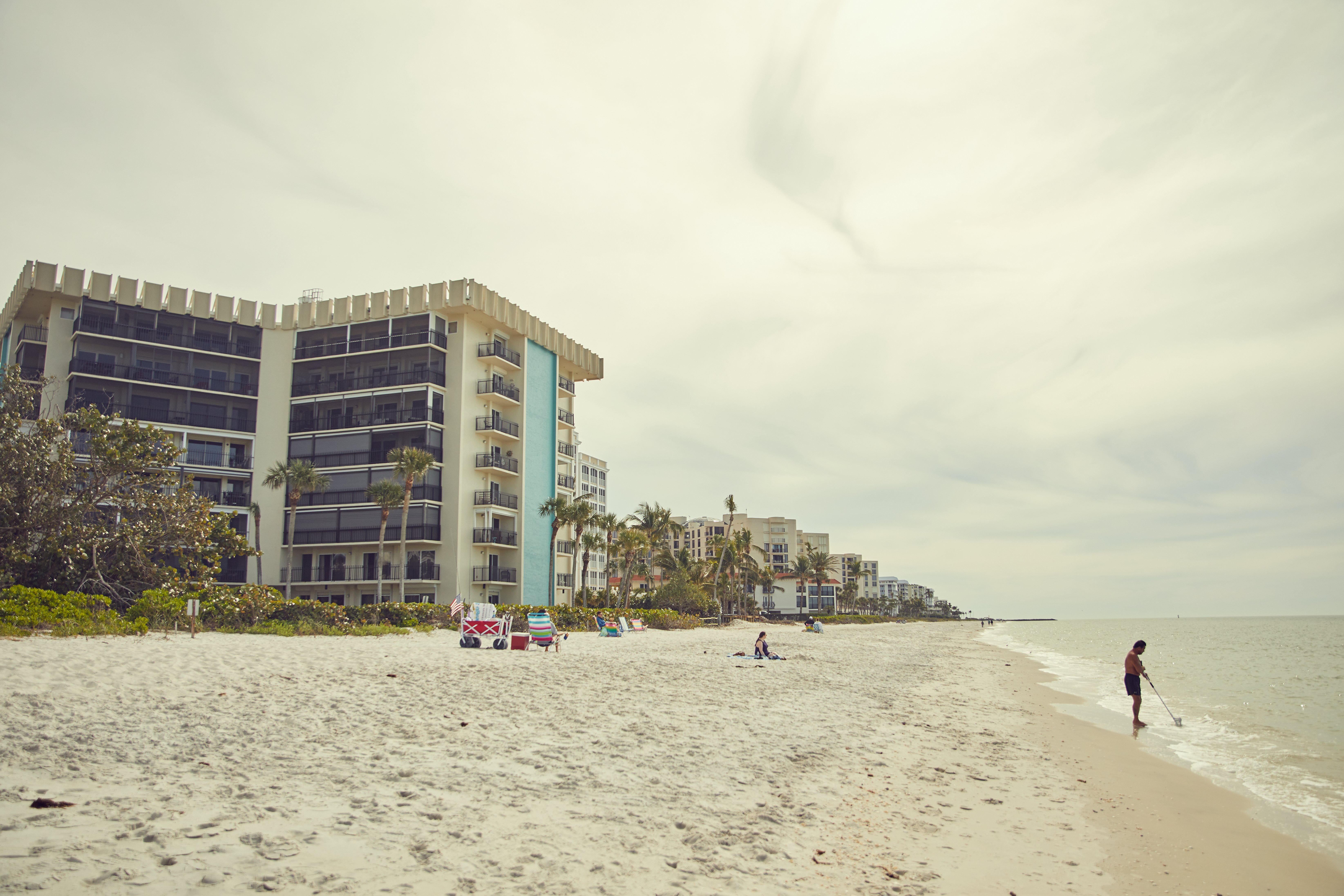 Gulf-front and beachfront estate, The Moorings