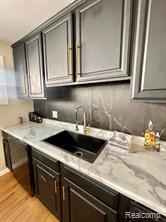1228 E JARVIS Avenue, Hazel Park 48030