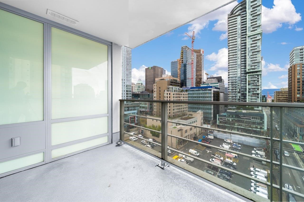 535 Smithe St, #1203