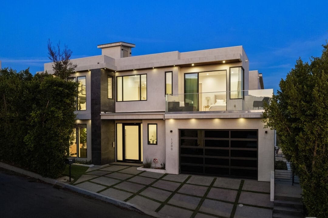 Aurelian Crest, Linda Flora Dr, 90049