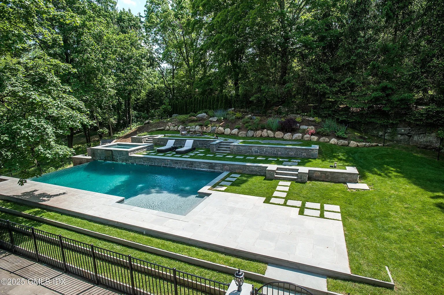 70 Sherwood Ave