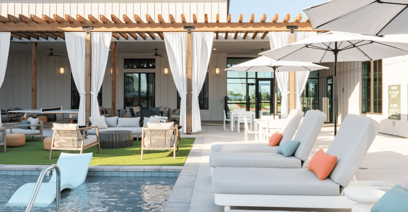 10 weeks free + $2,500 e-gift card