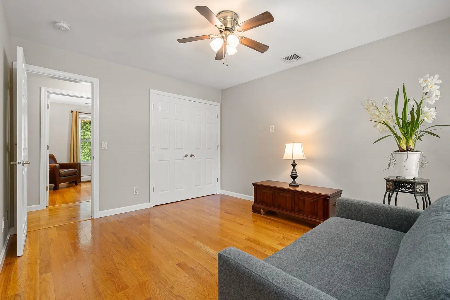 2 Brookside Ln
