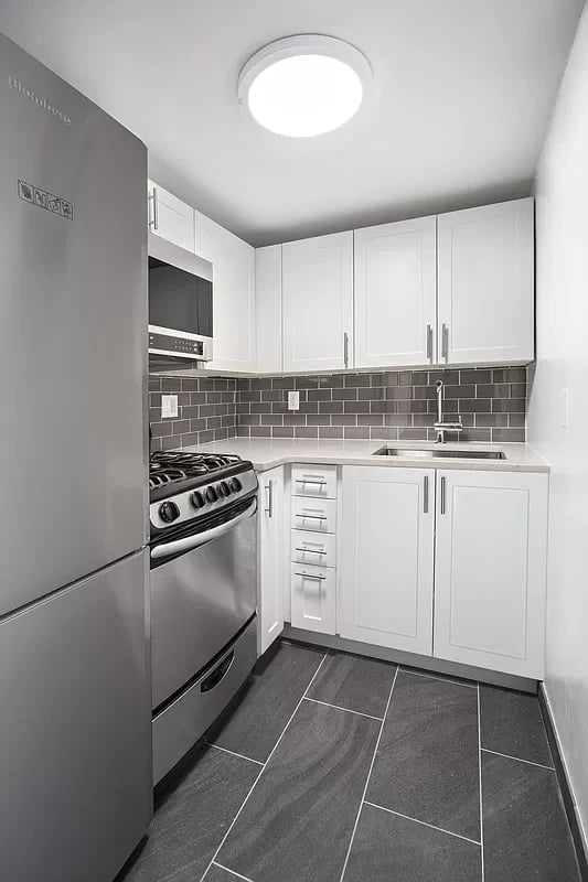 220 E 67th St #11B