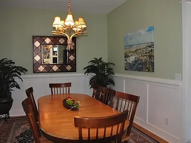 111 S Dogwood Trl