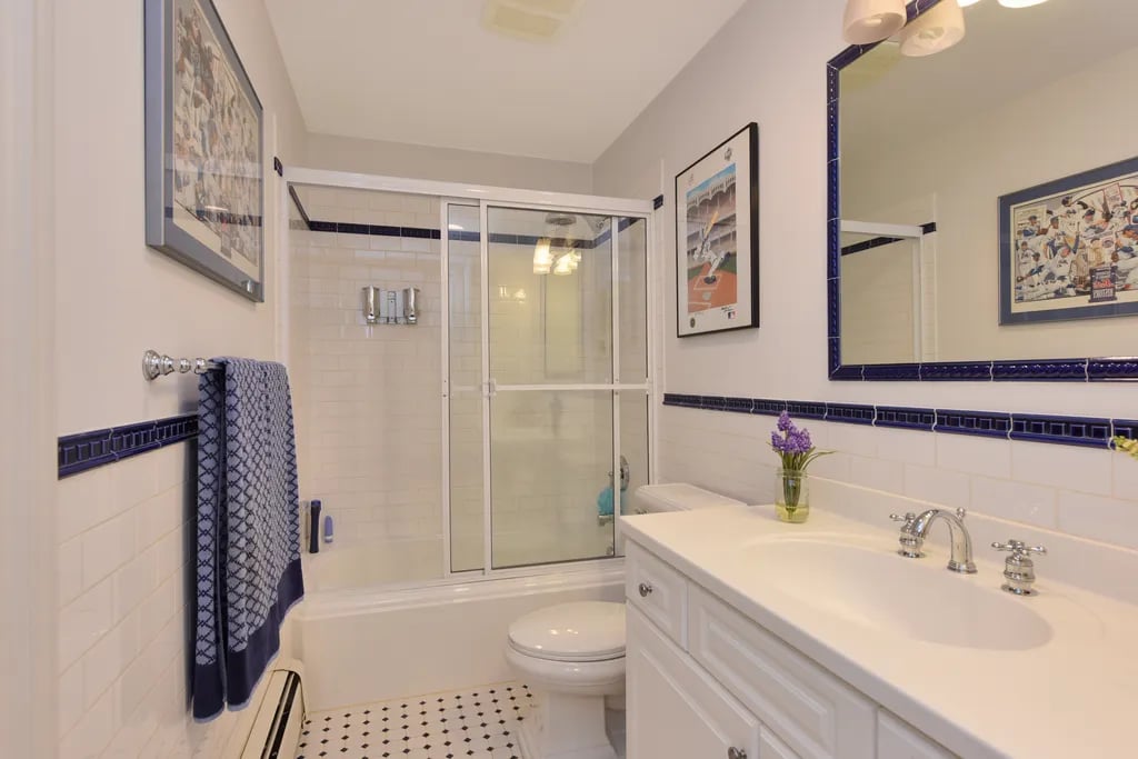 39 Hunting Hollow Ct