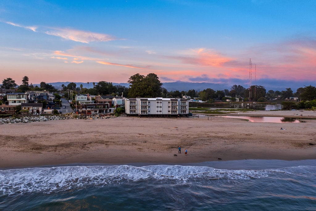 2-2130 E Cliff Dr. #2D