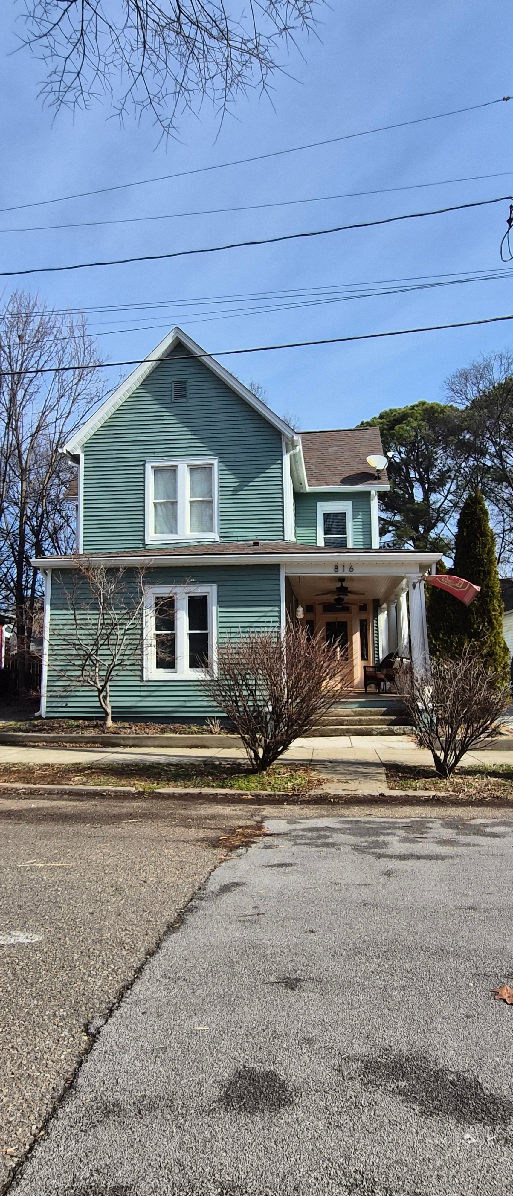 816 Deery St