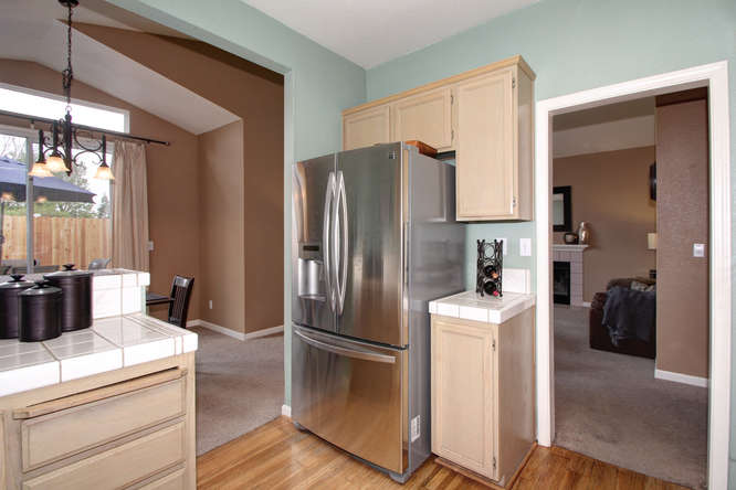 Just Listed! Well Maintained Home in Roseville!