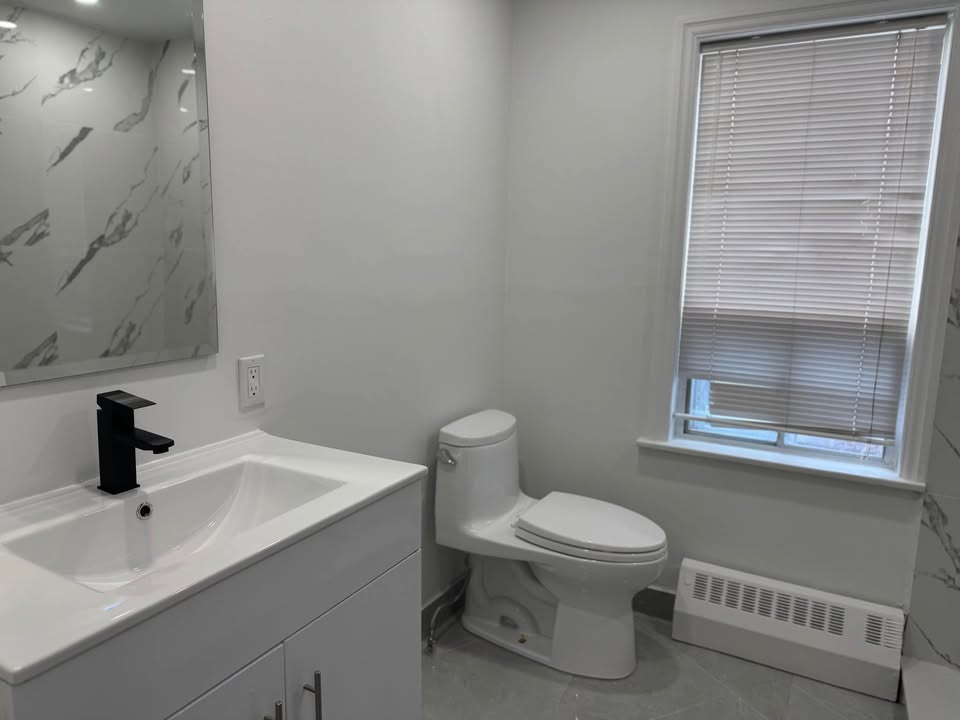 440 Lauder Ave Unit: Main