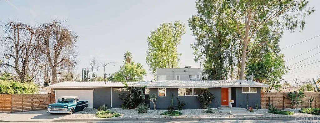 7454 Beckford Ave