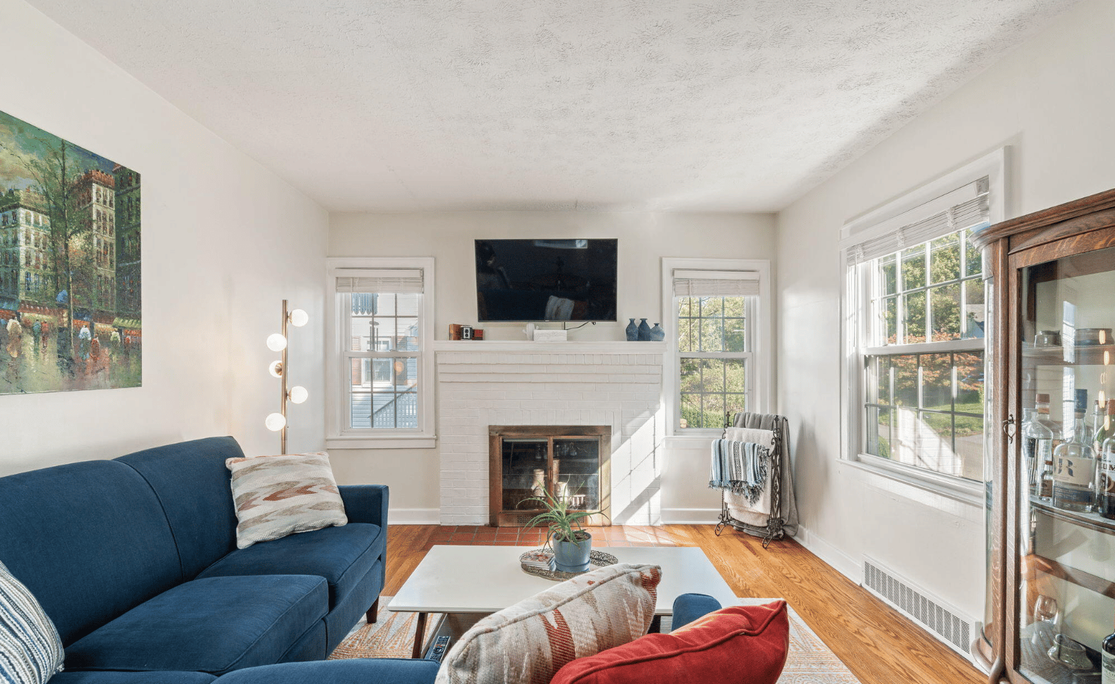 2437 Kennington Road