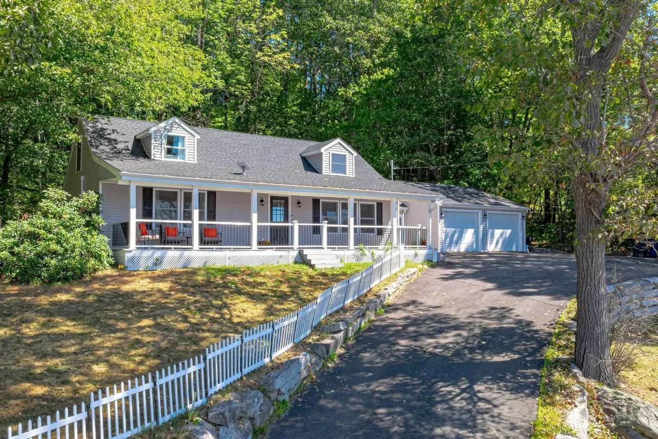 Newly Priced: 589 Roosevelt Trail, Naples, ME 04055 – $515,000